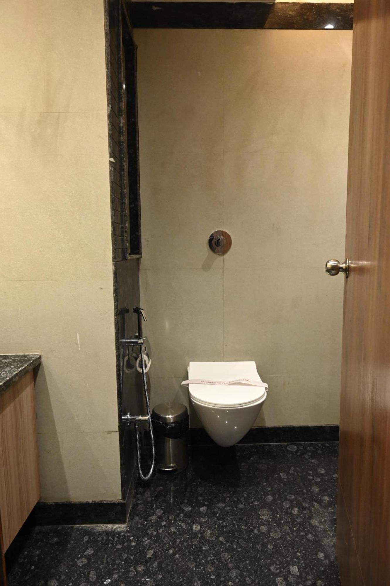 Hotel Sainik Grand Varanasi Dış mekan fotoğraf