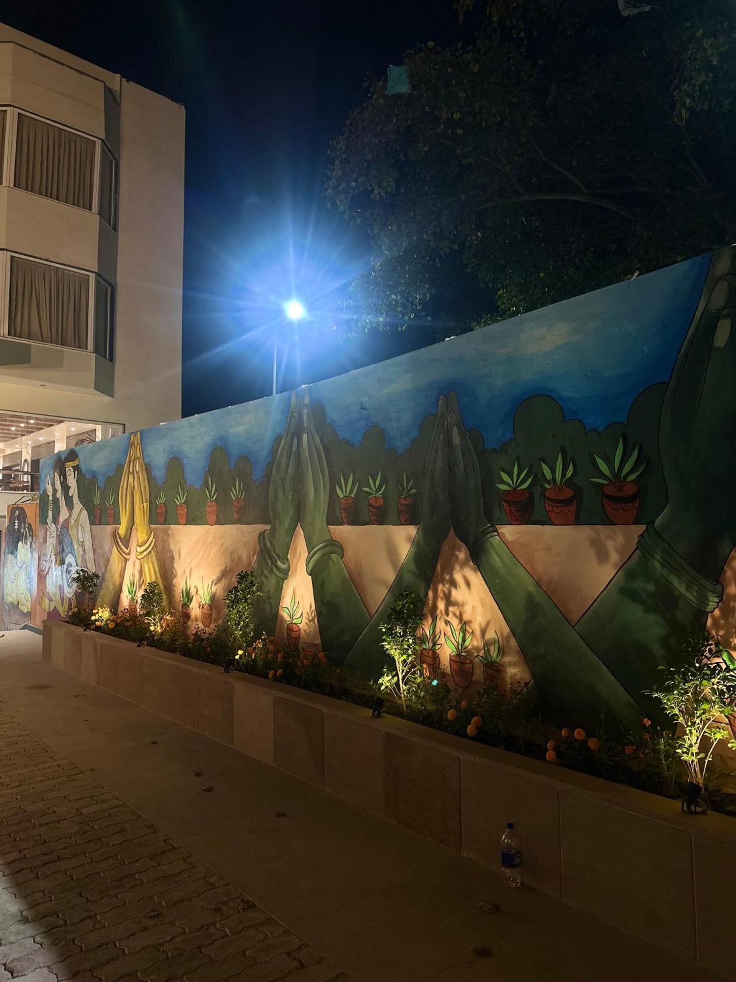 Hotel Sainik Grand Varanasi Dış mekan fotoğraf
